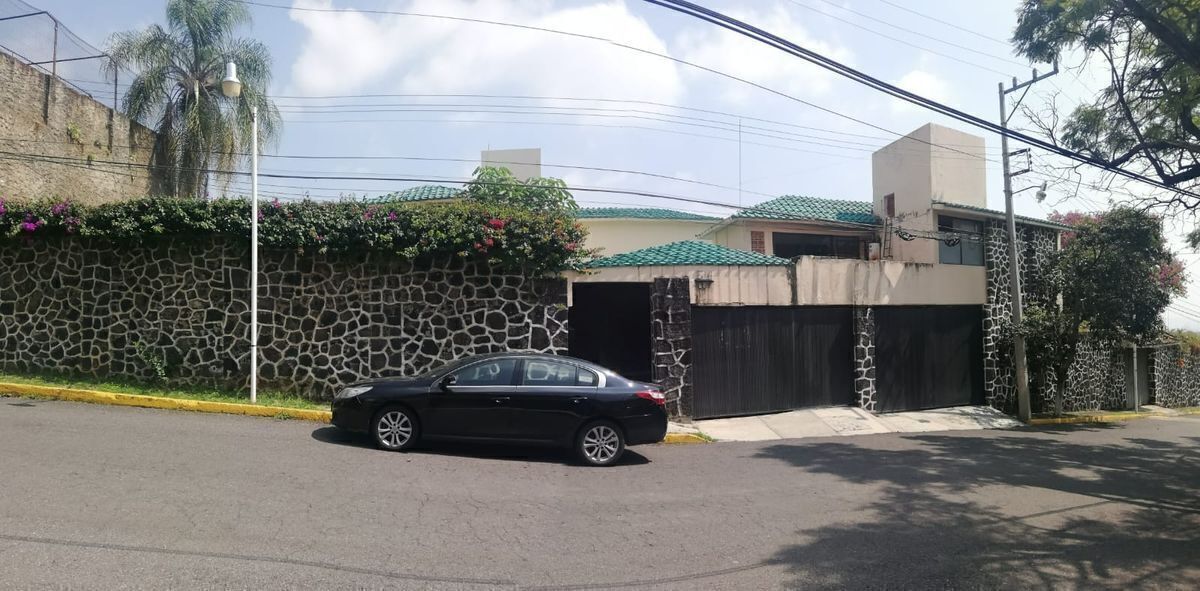 1 de 21: Fachada de la propiedad en excelente zona