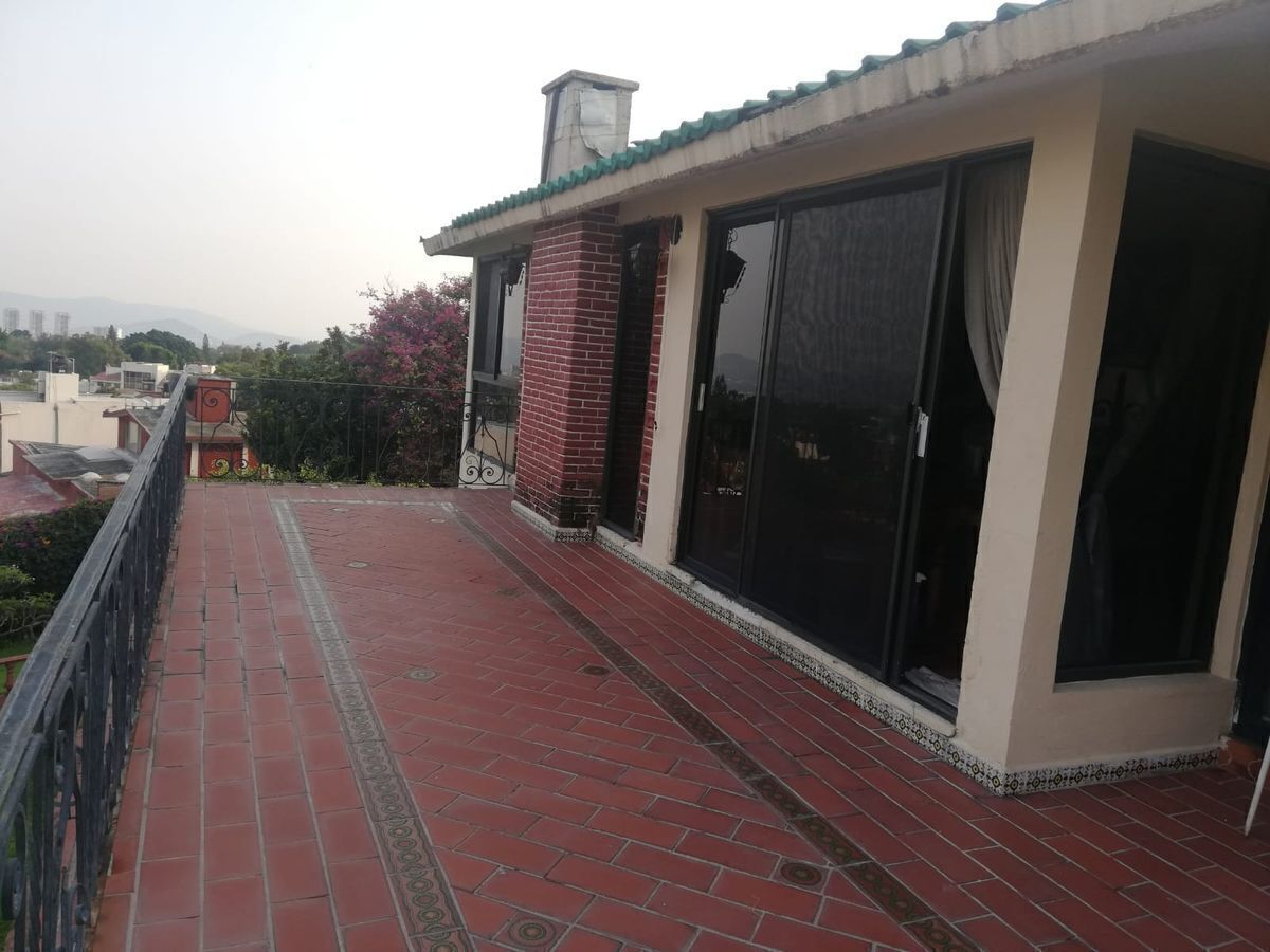 12 de 21: Terraza de segundo nivel