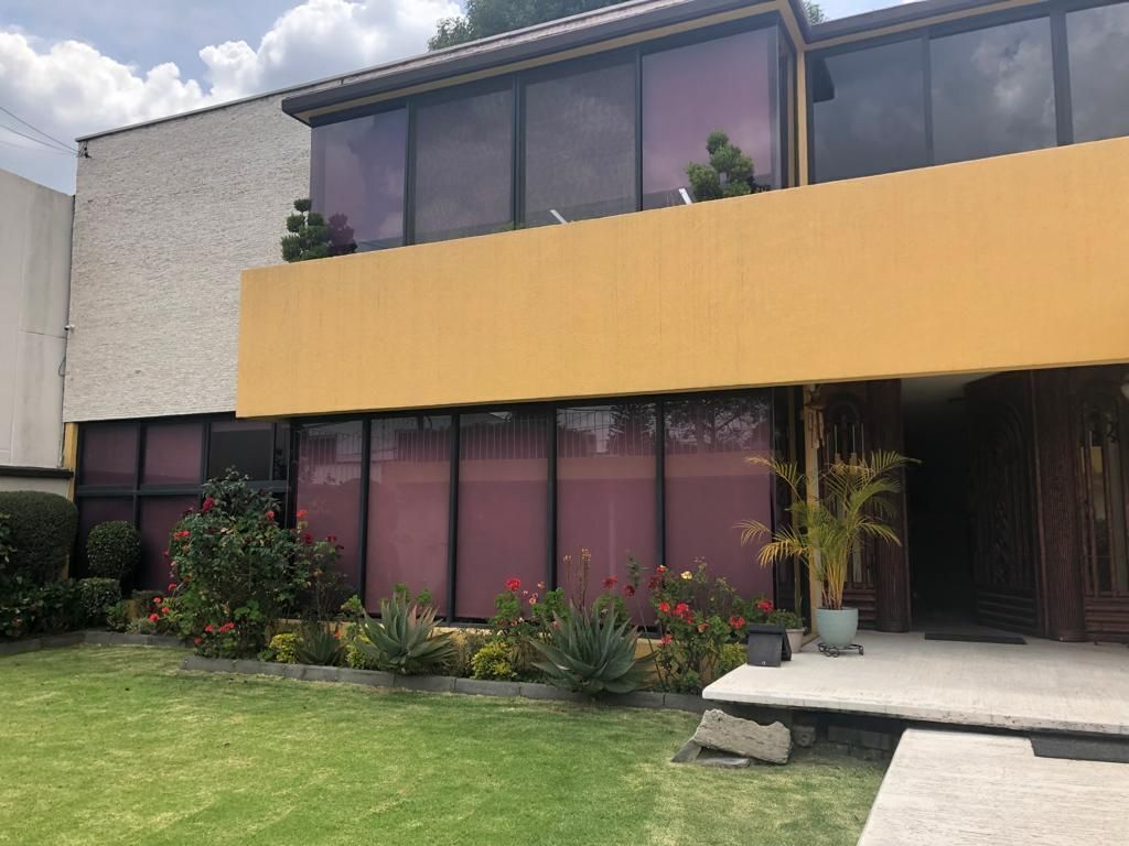 1 de 18: Fachada posterior.