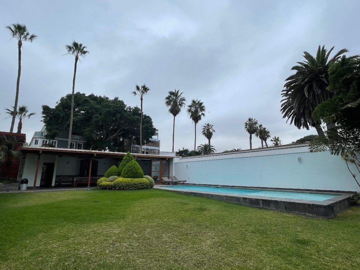 22 de 29: Área comunes, jardín, piscina, juegos, terraza y parrilla.