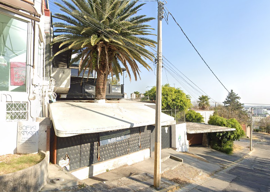 1 of 7: Fachada
