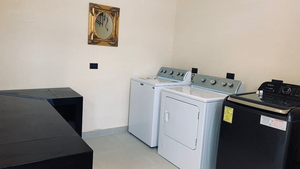 37 de 41: Lavandería en el interior del edificio.