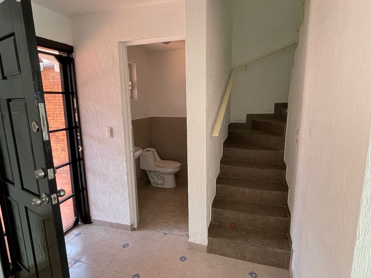 4 de 15: Medio baño planta baja