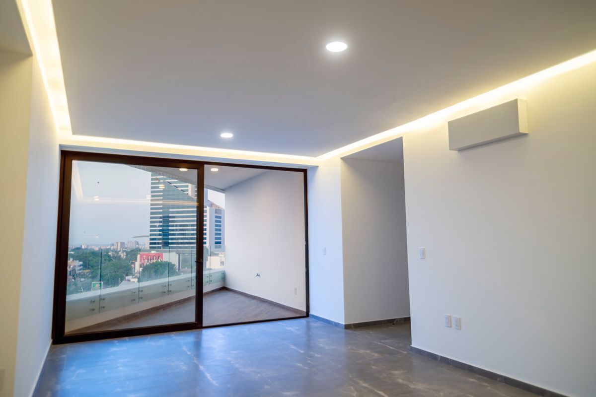 4 de 18: Sala - Comedor - Balcón.