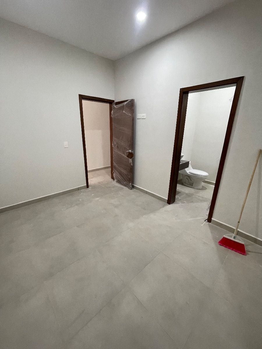 14 of 28: Cuarto Principal