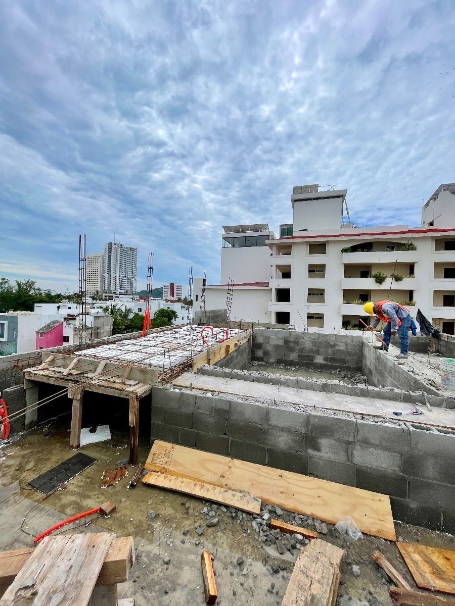 21 of 28: Rooftop - Alberca