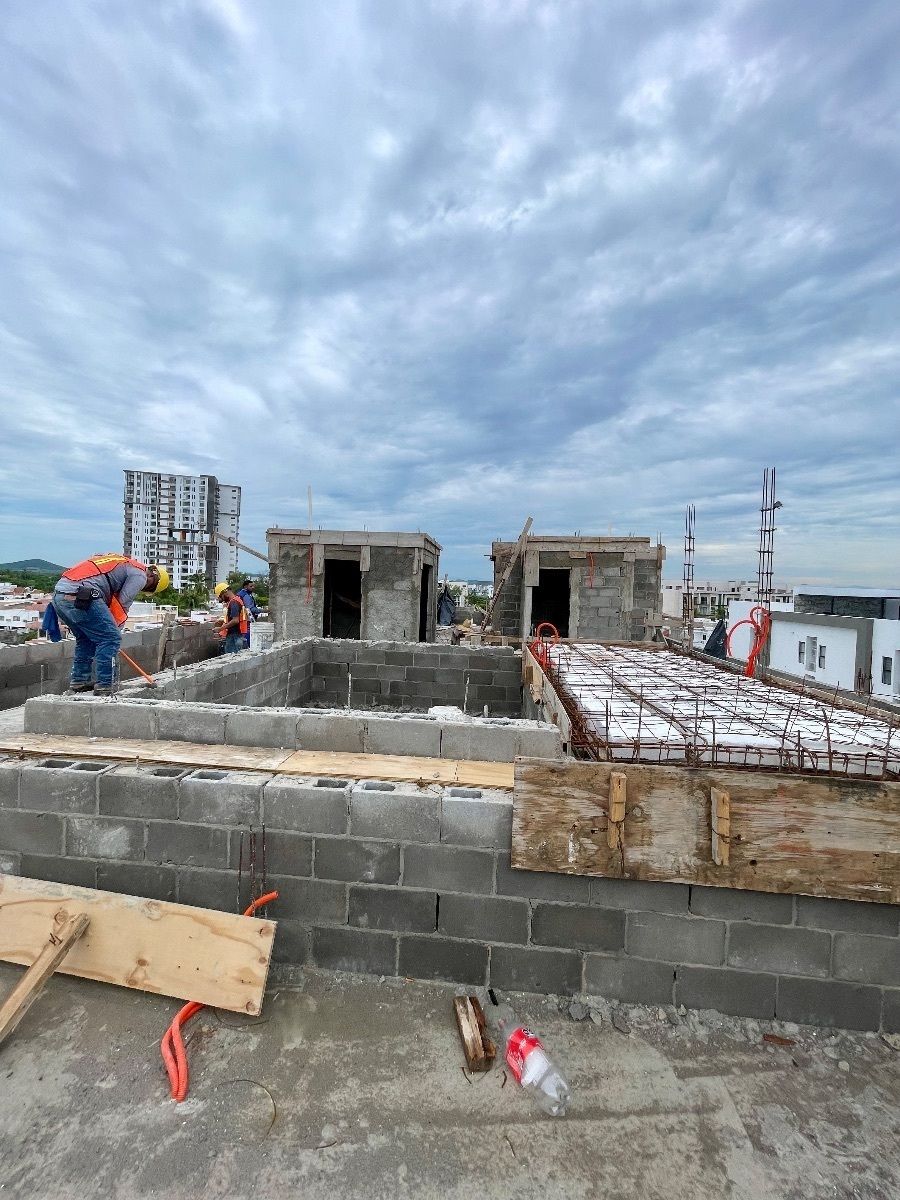 25 of 28: Rooftop - Alberca - Baños