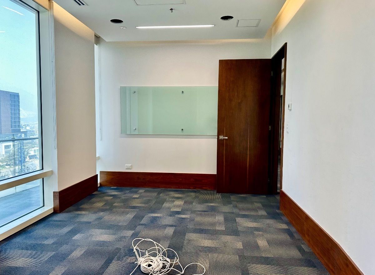 15 de 31: SALA DE JUNTAS