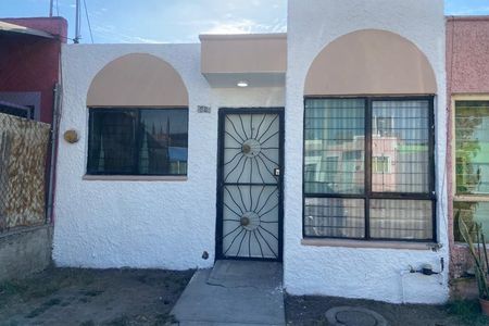 Casa en Venta en Parques de Santa Cruz del Valle | EasyBroker