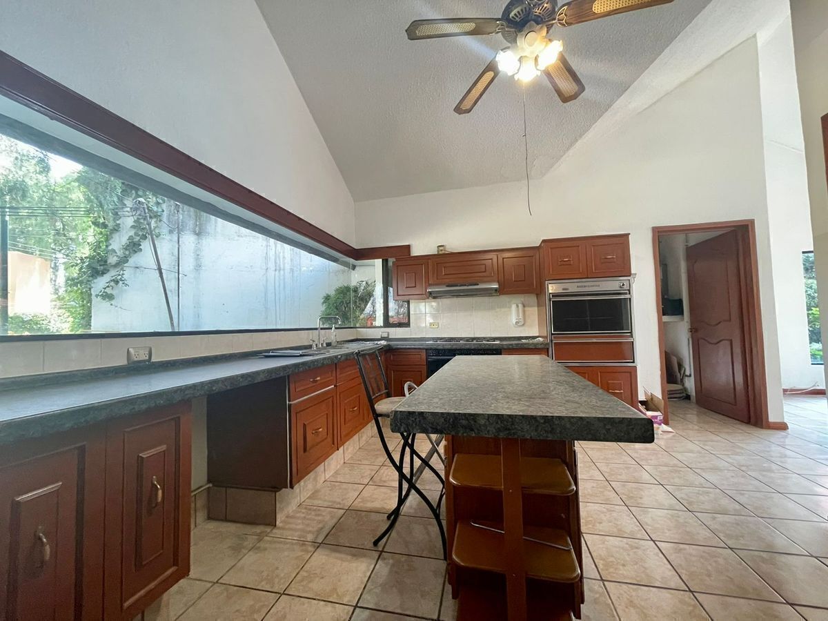 12 de 30: Cocina con isla