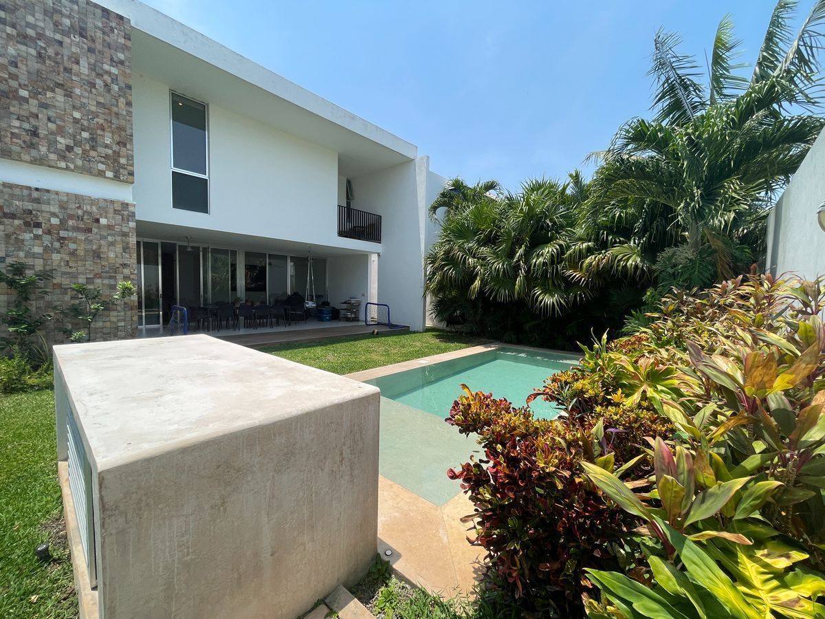 1 de 38: Piscina