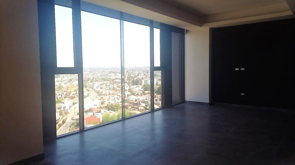 3 de 18: SALA Y COMEDOR