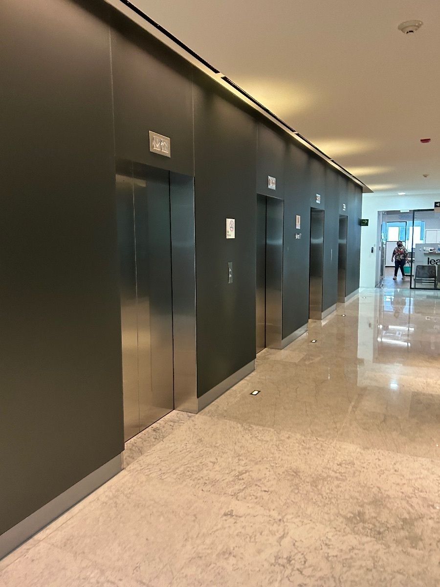 Oficina en renta en torre porsche santa fe