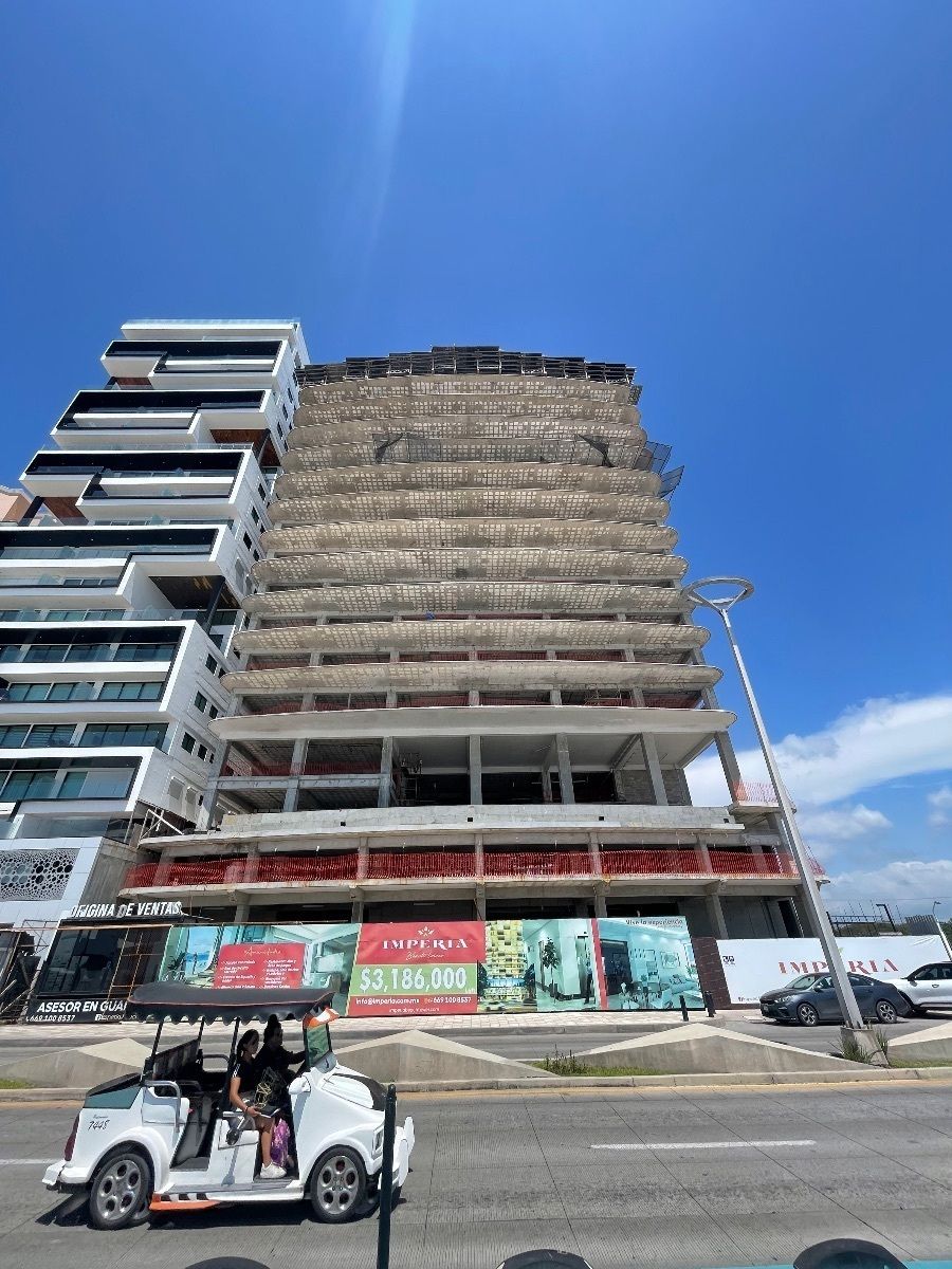 1 de 35: Fachada sobre Malecón