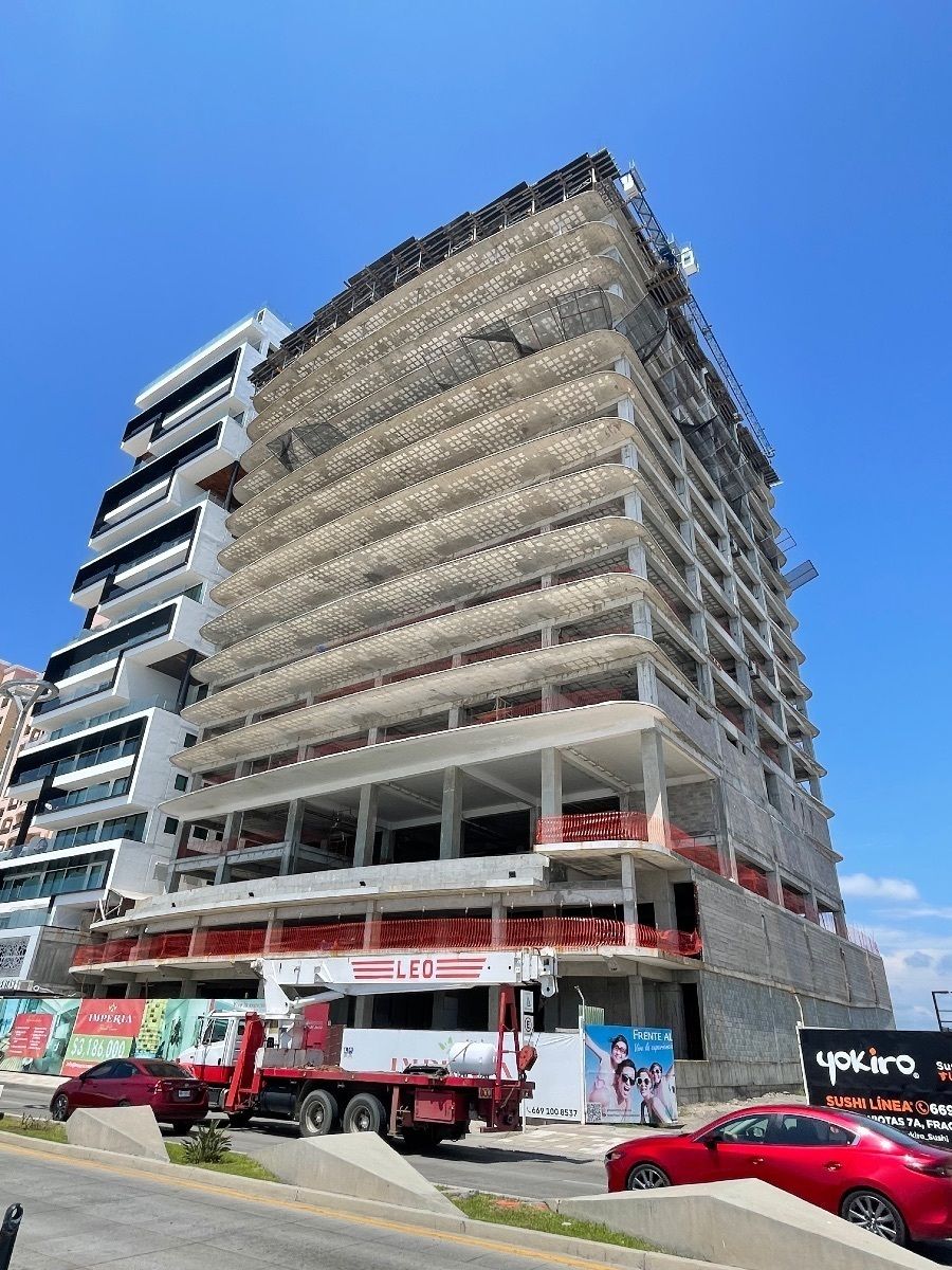 30 de 35: Fachada sobre Malecón