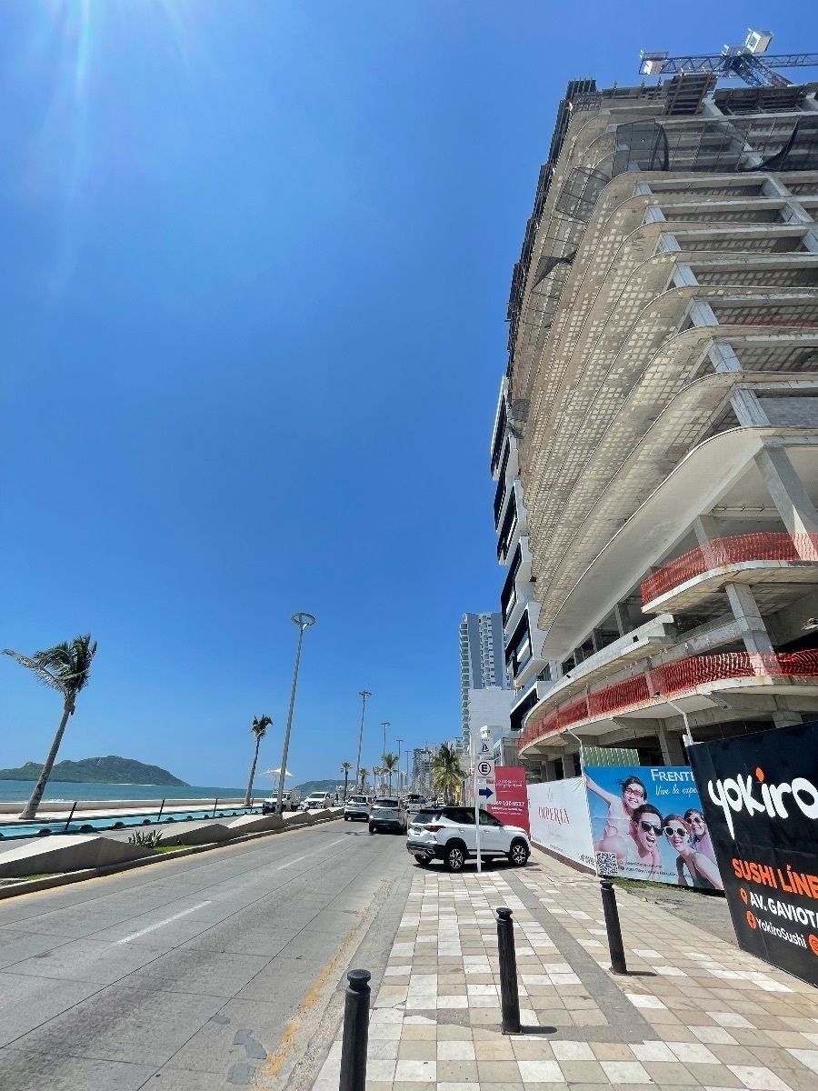 29 de 35: Fachada sobre Malecón