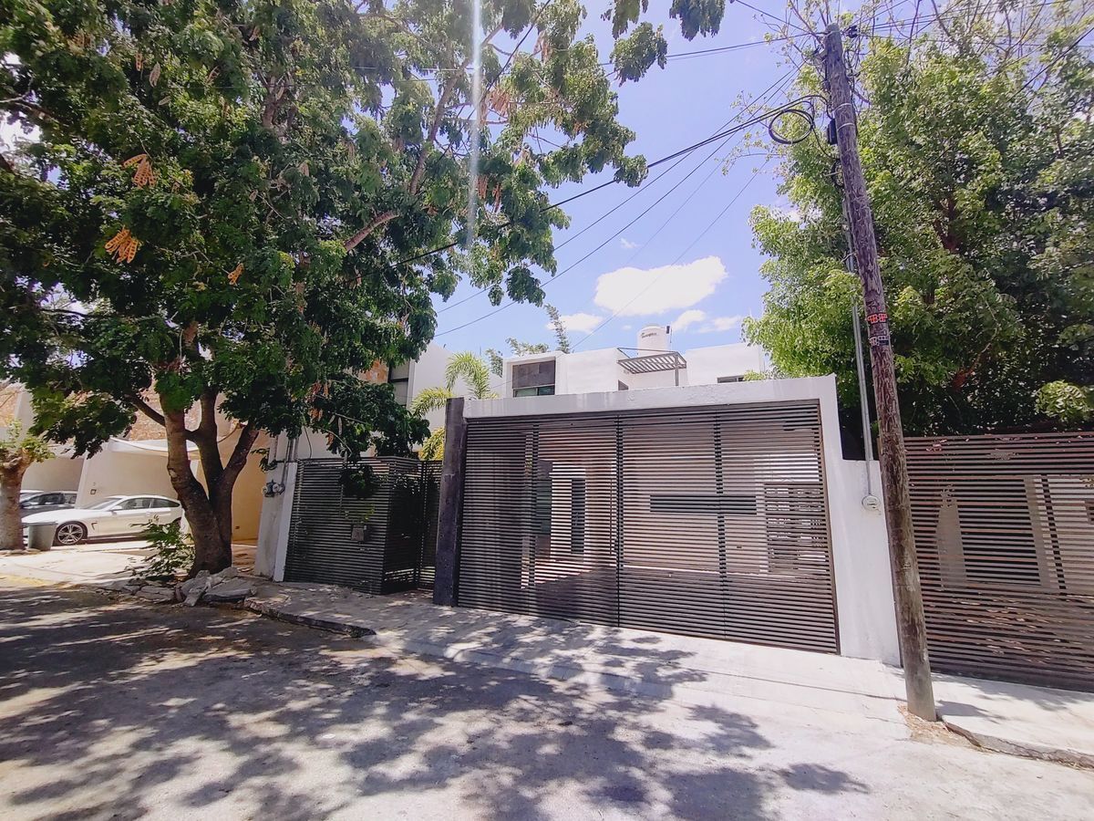 2 of 30: Fachada 2