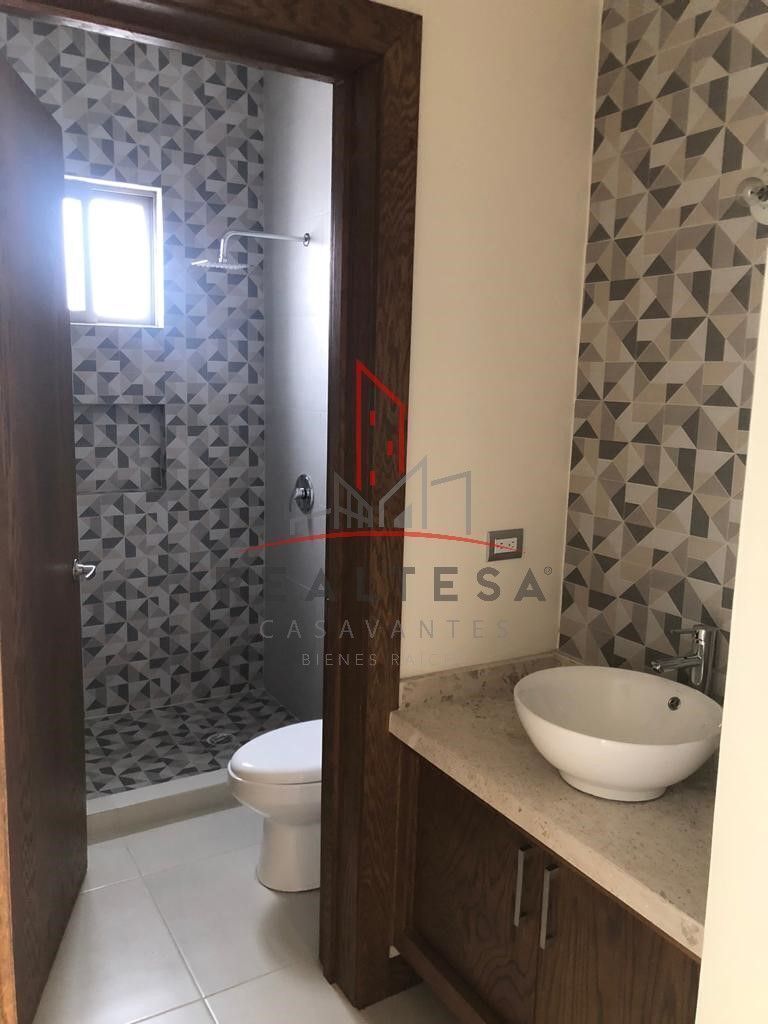 20 de 24: Baño P.A.