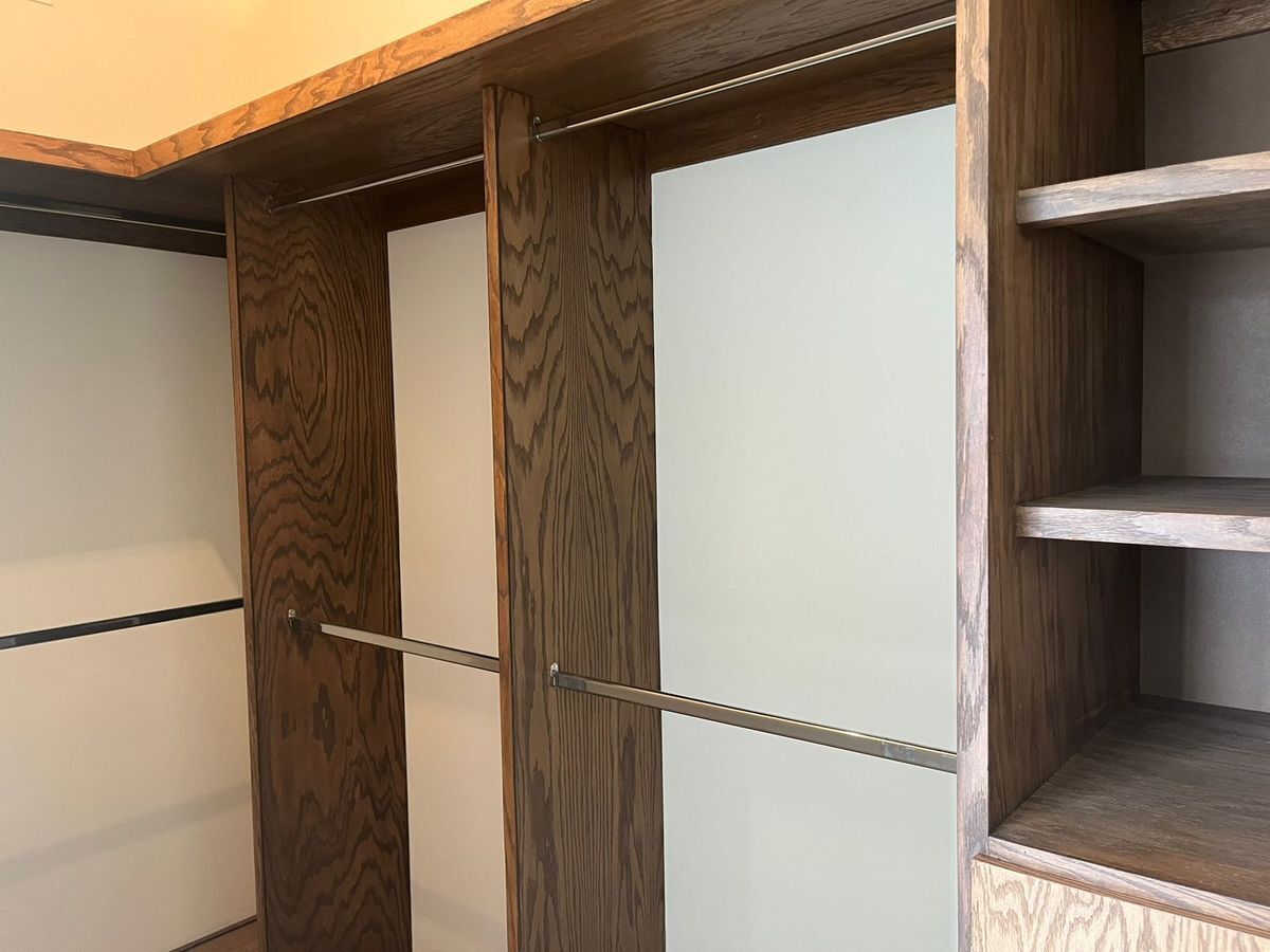 22 de 24: Closet vestidor de recamara secundaria.