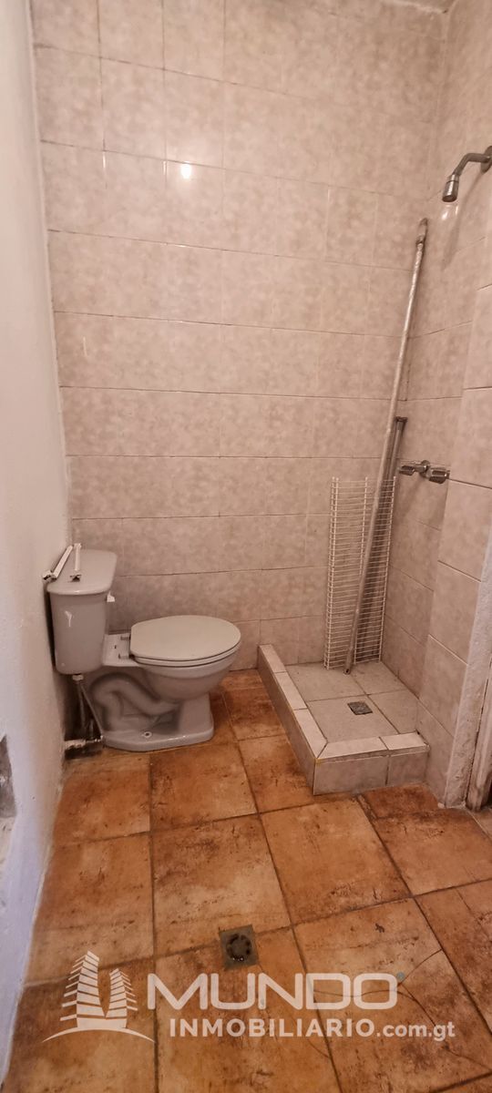 13 de 13: Baño Secundario