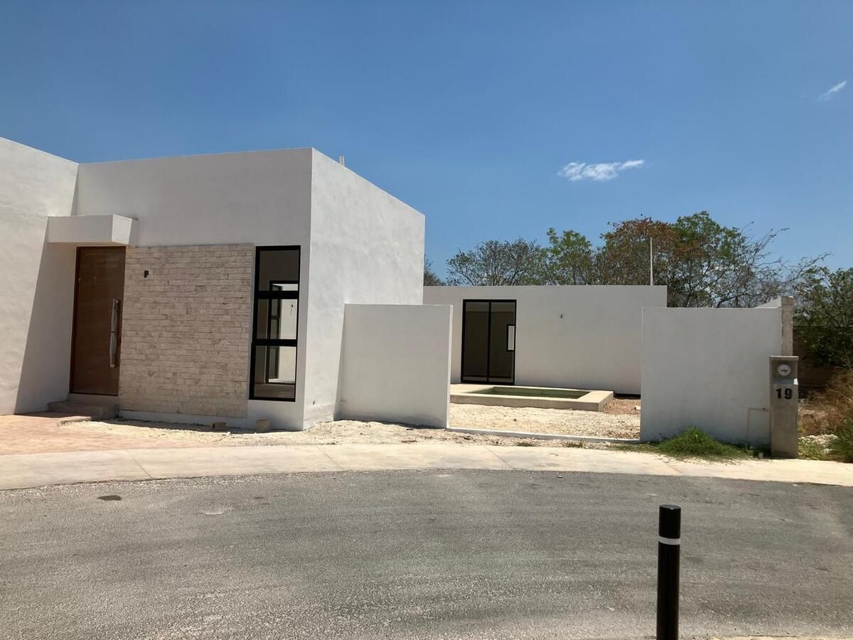 2 of 21: FACHADA MODELO 19
