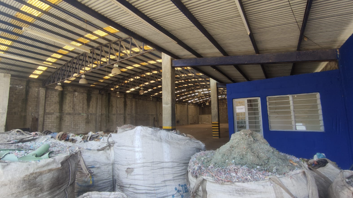6 of 10: Nave de 1,200m2
