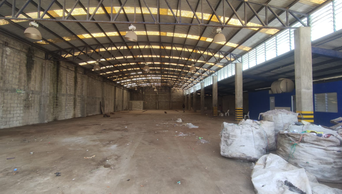 7 of 10: Nave de 1,200m2