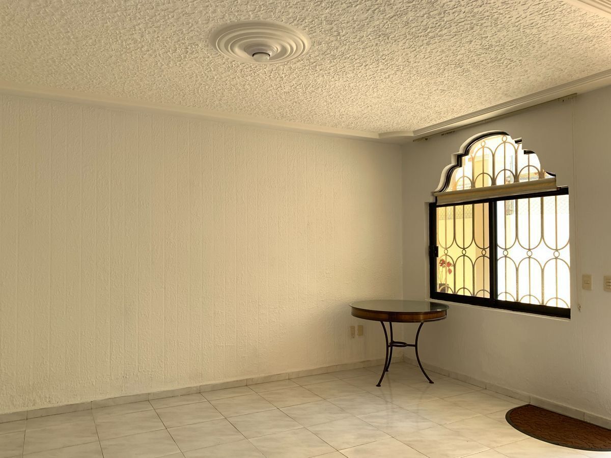 2 de 16: Sala