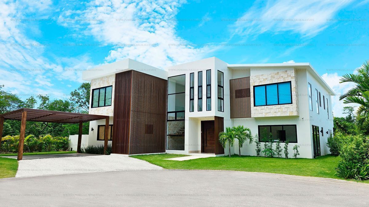 1 de 32: Villa 5 Dormitorios para la venta en Punta Cana Village 1