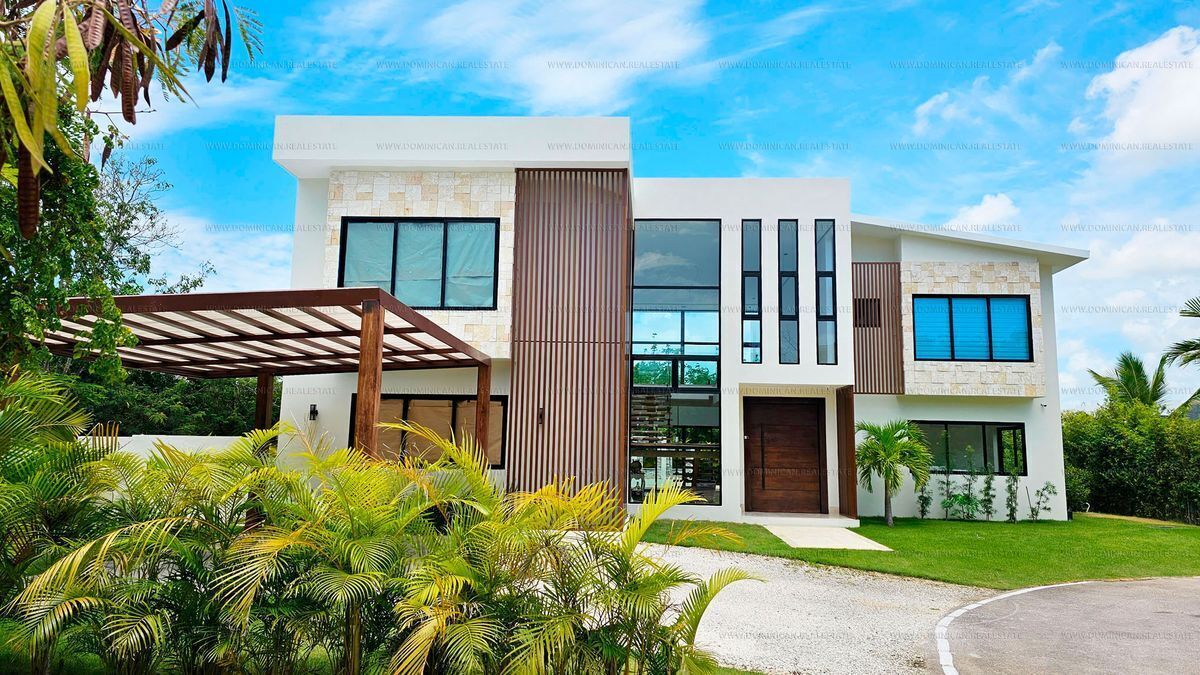 3 de 32: Villa 5 Dormitorios para la venta en Punta Cana Village 3