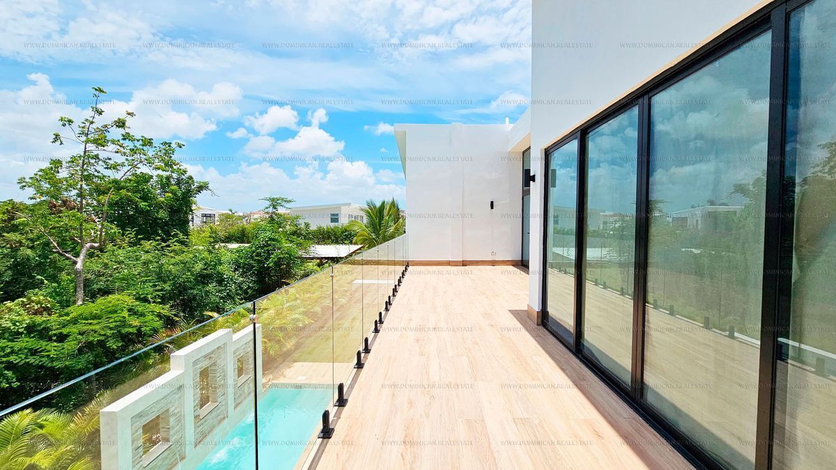 20 de 32: Villa 5 Dormitorios para la venta en Punta Cana Village 20