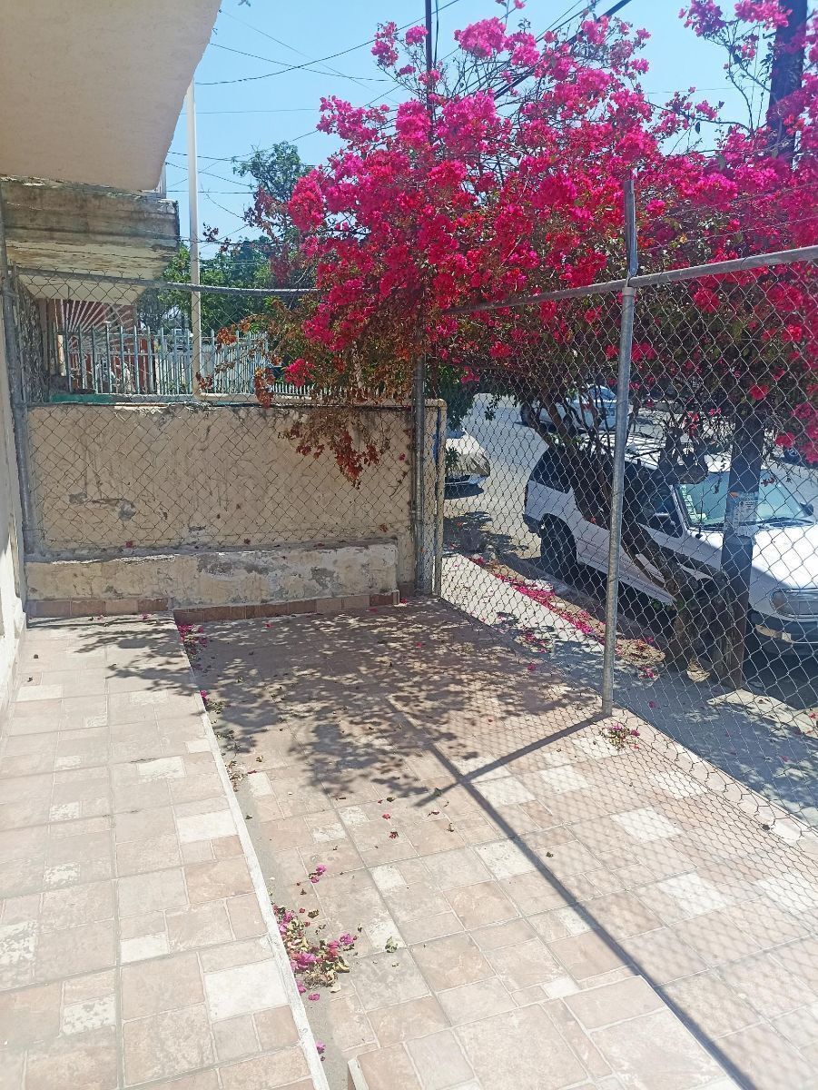 PARTE FRONTAL DE PLANTA BAJA