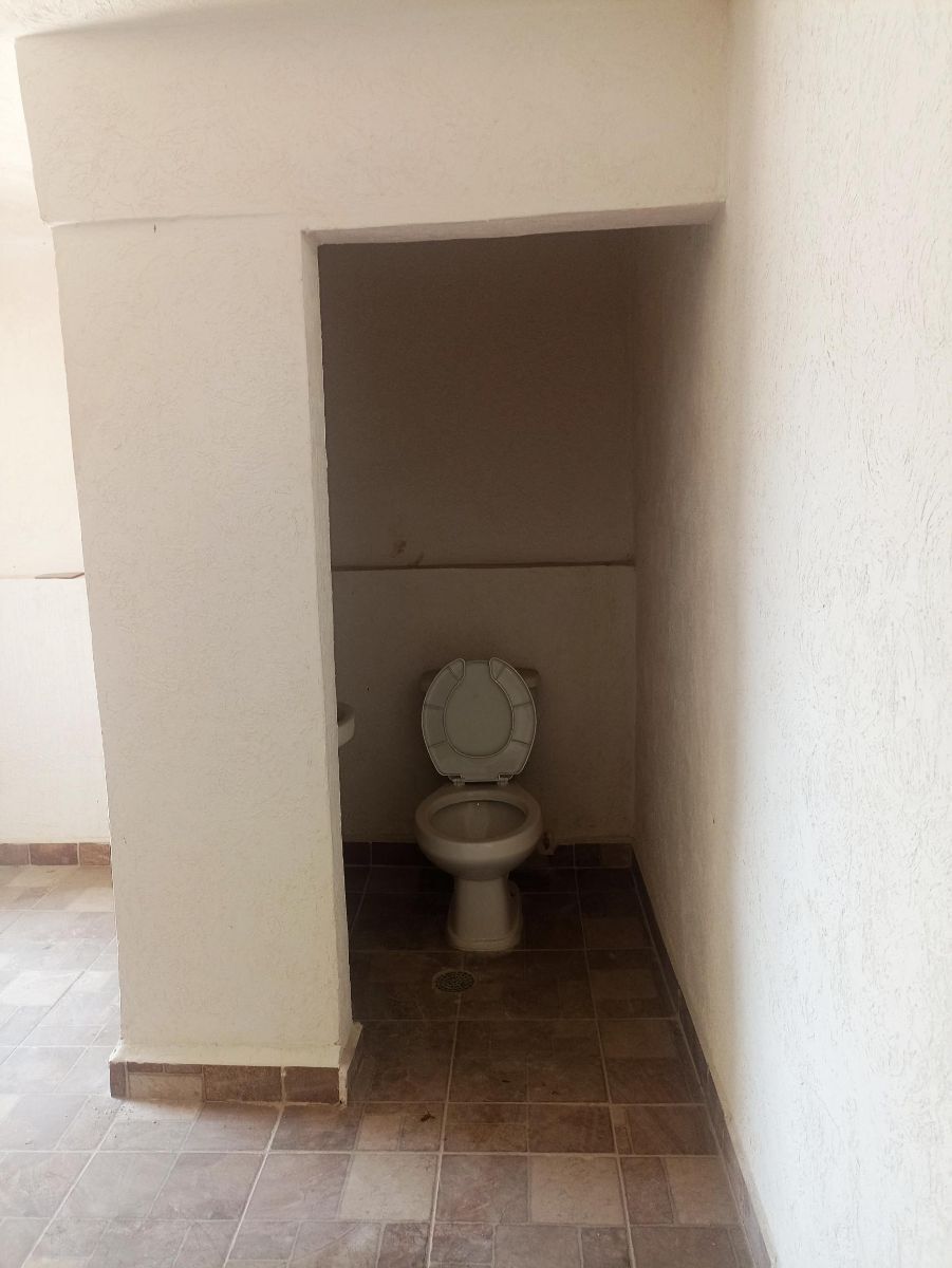 MEDIO BAÑO EN PLANTA BAJA