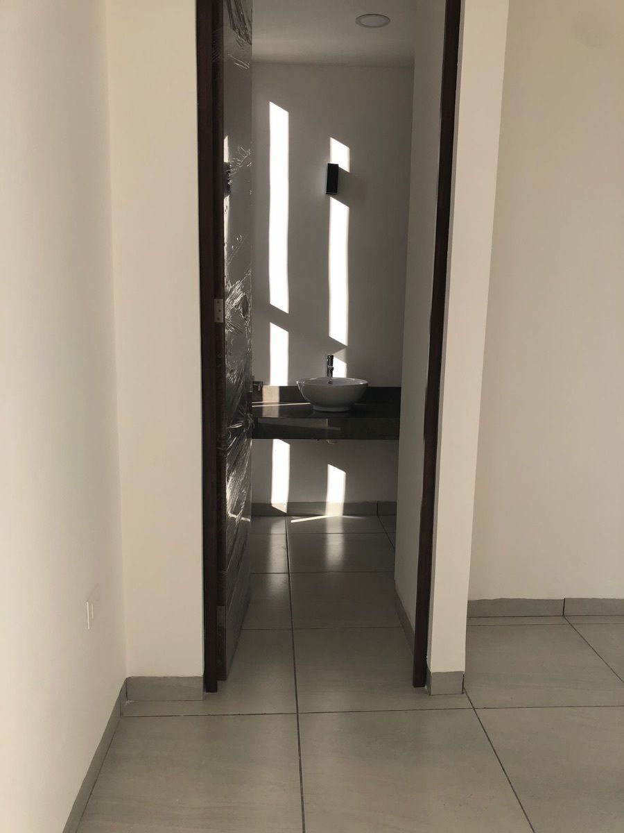 5 de 15: Medio baño