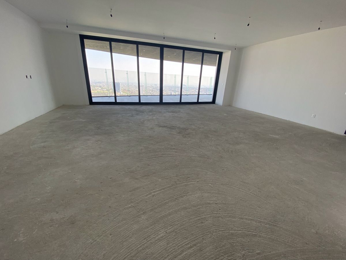 1 of 18: Estancia obra gris