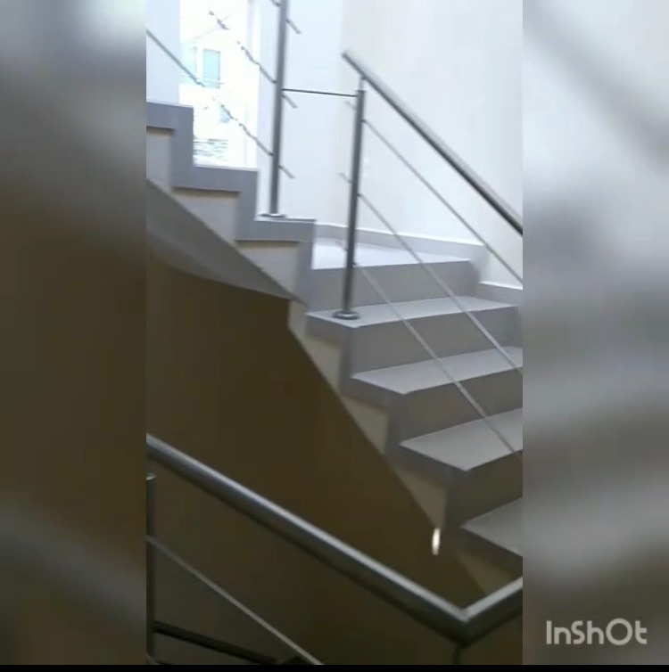 8 de 25: escaleras interiores edificios
