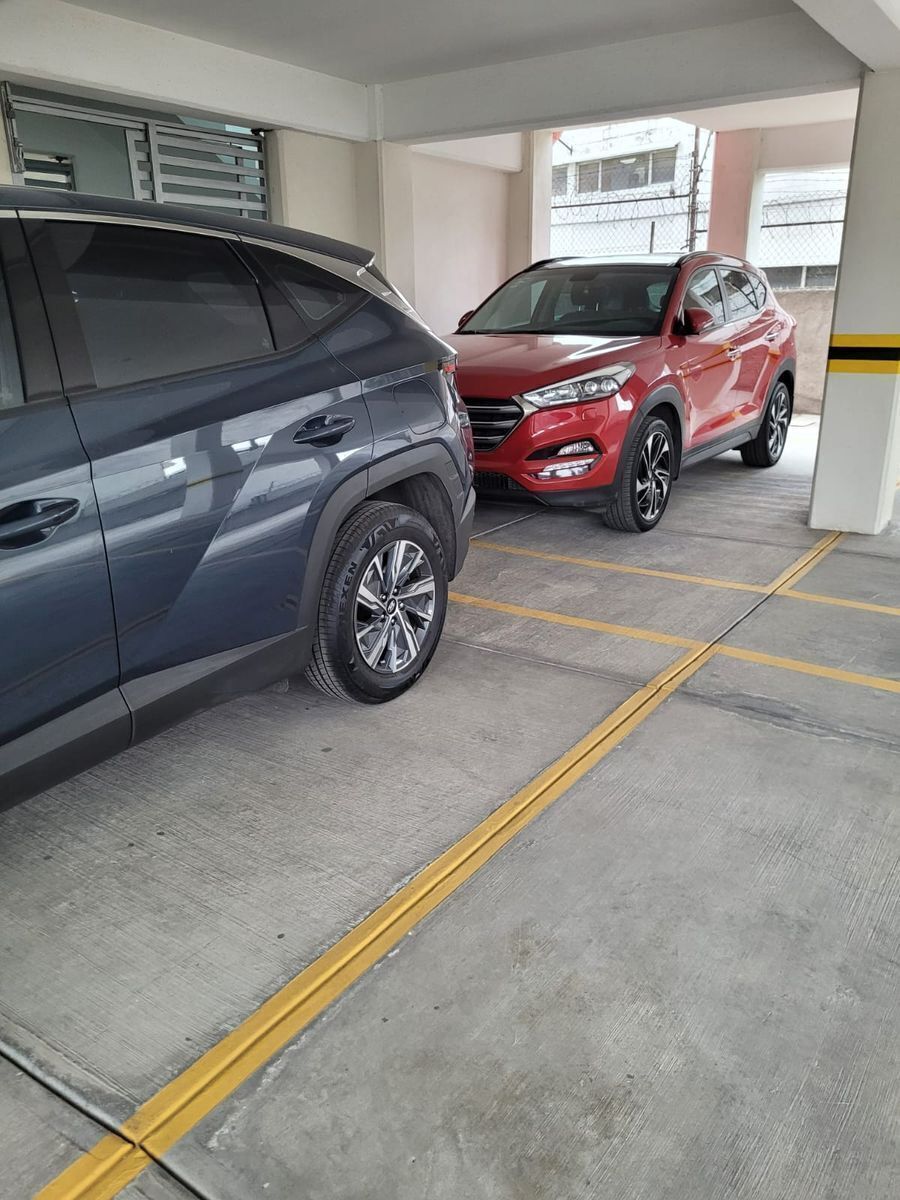 11 de 13: Lugares de estacionamiento