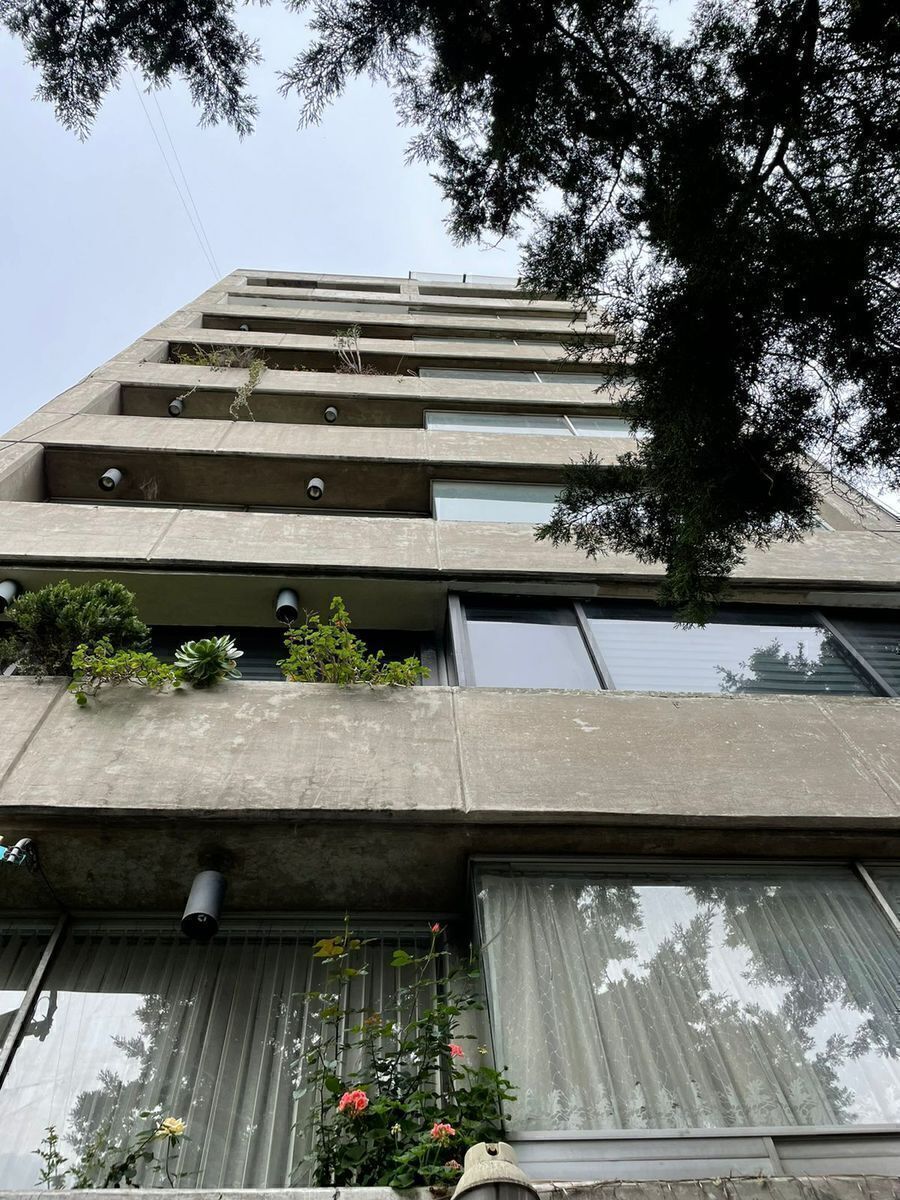 12 de 12: Fachada de la entrada del edificio