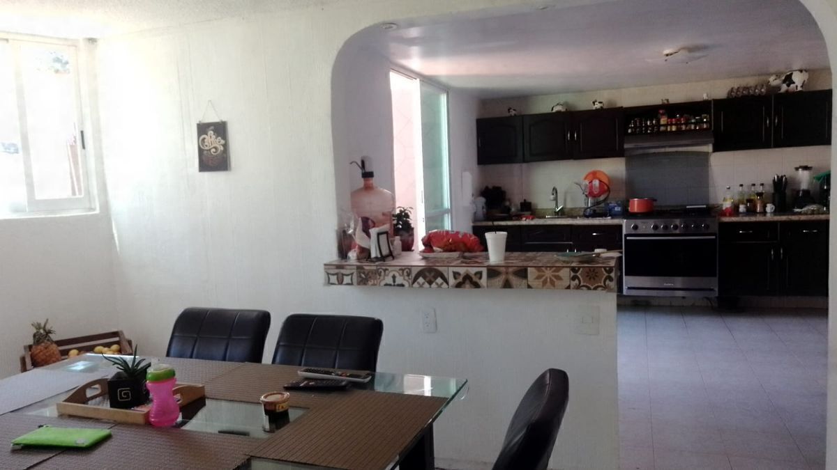 2 de 12: Área de Comedor