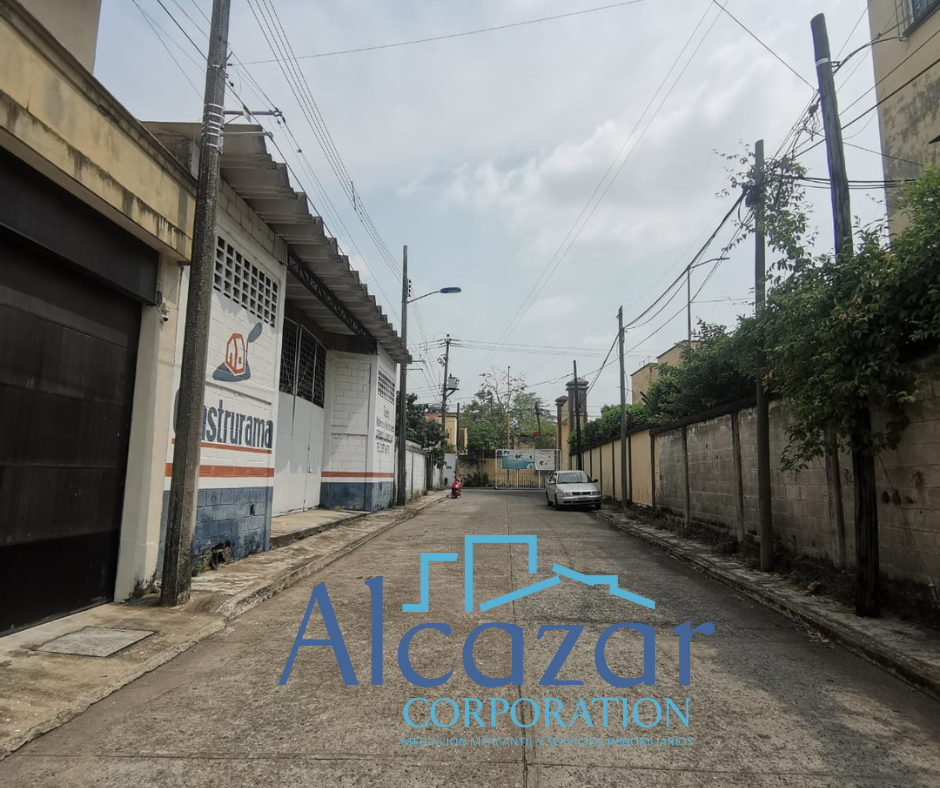 6 de 12: Calle San José colindante con deptos de Las Torres