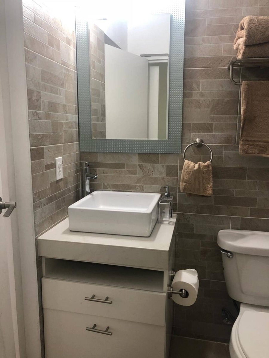 15 de 15: Baño completo