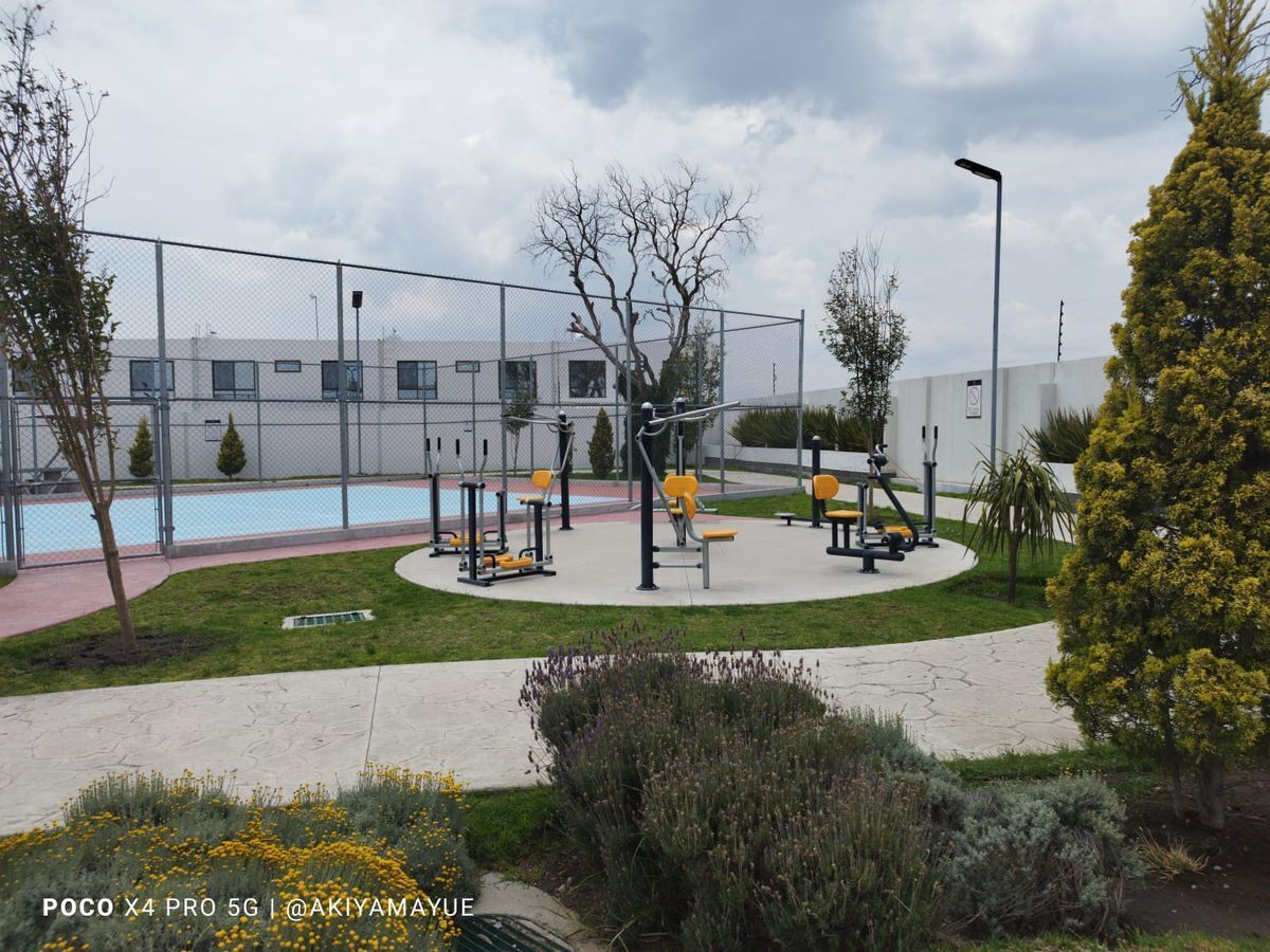 42 de 48: Canchas de tenis