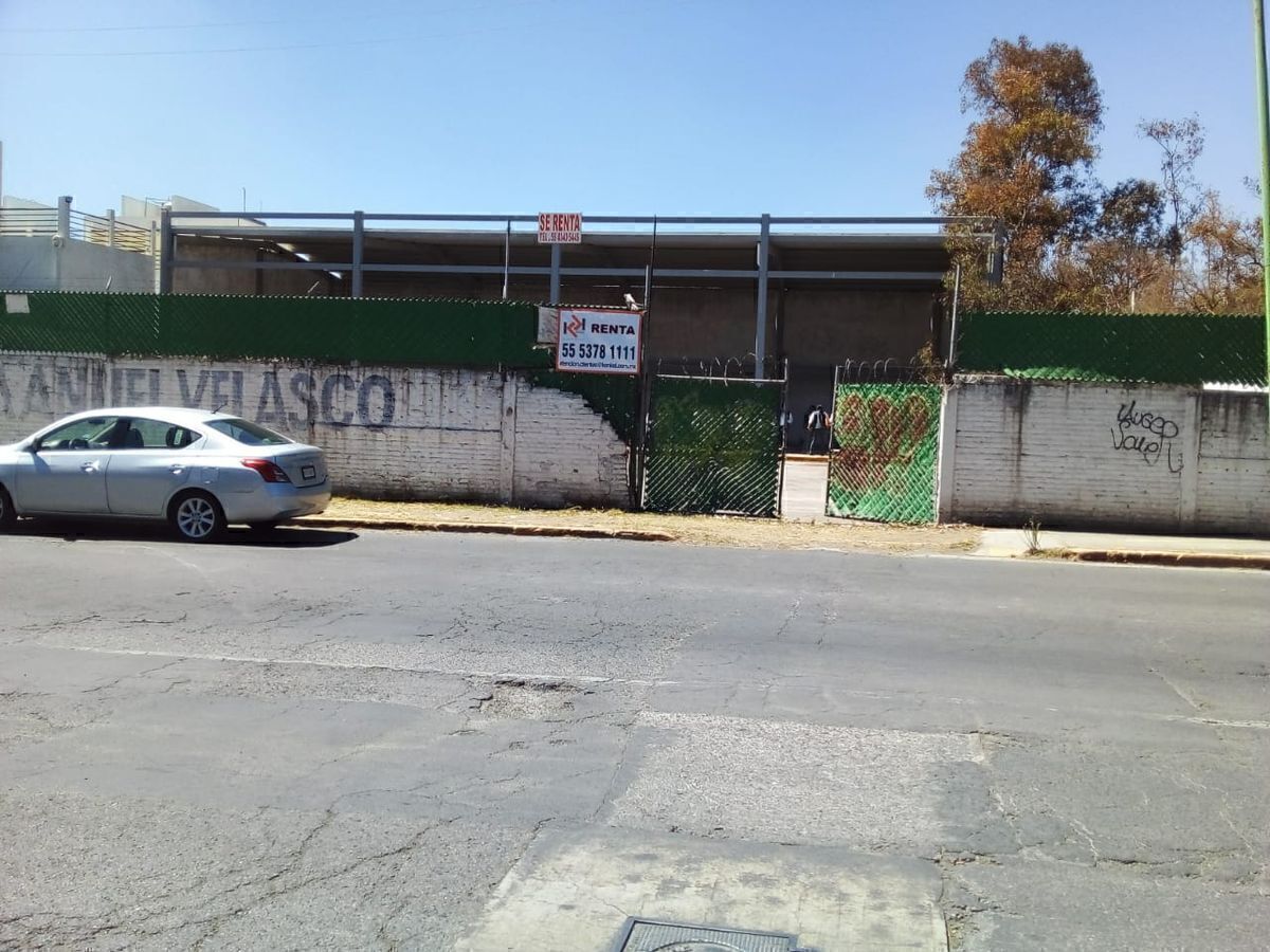 2 de 18: Entrada a la bodega.
