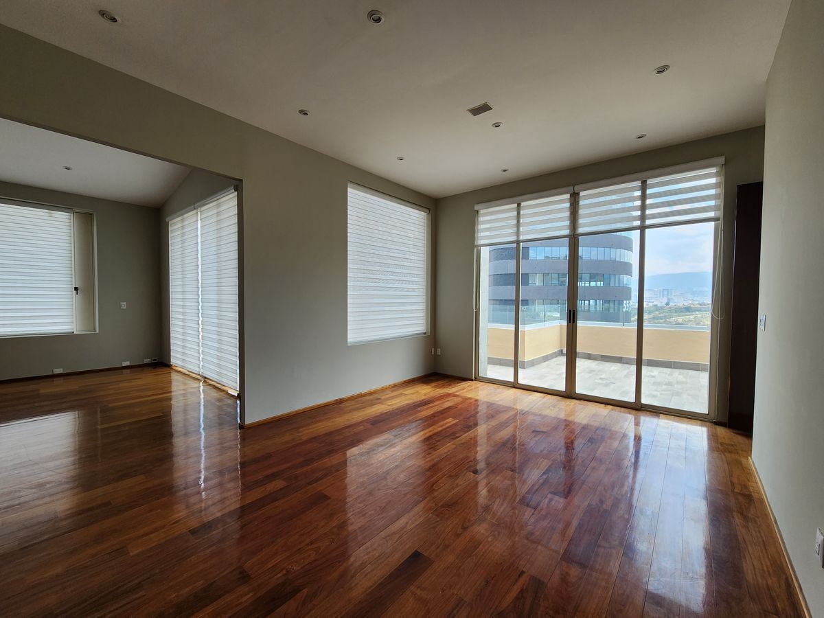 9 de 38: COMEDOR CON TERRAZA