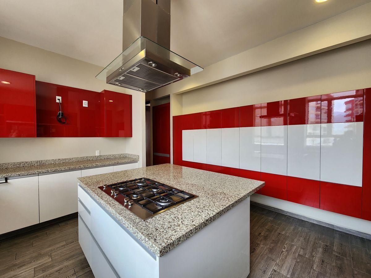 10 de 38: COCINA CON ISLA