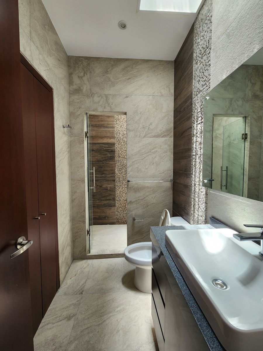 23 de 38: BAÑO RECÁMARA 2