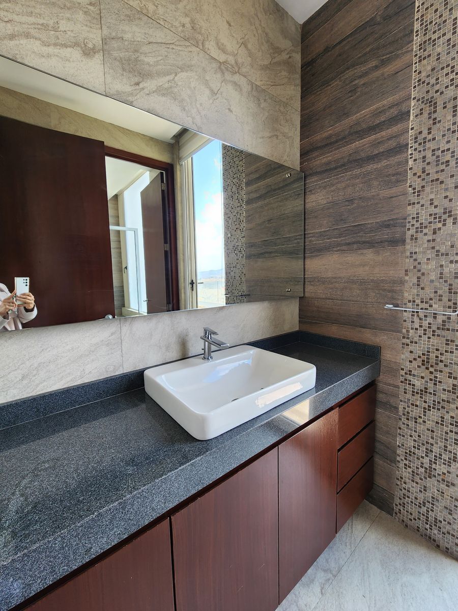26 de 38: BAÑO RECÁMARA 3