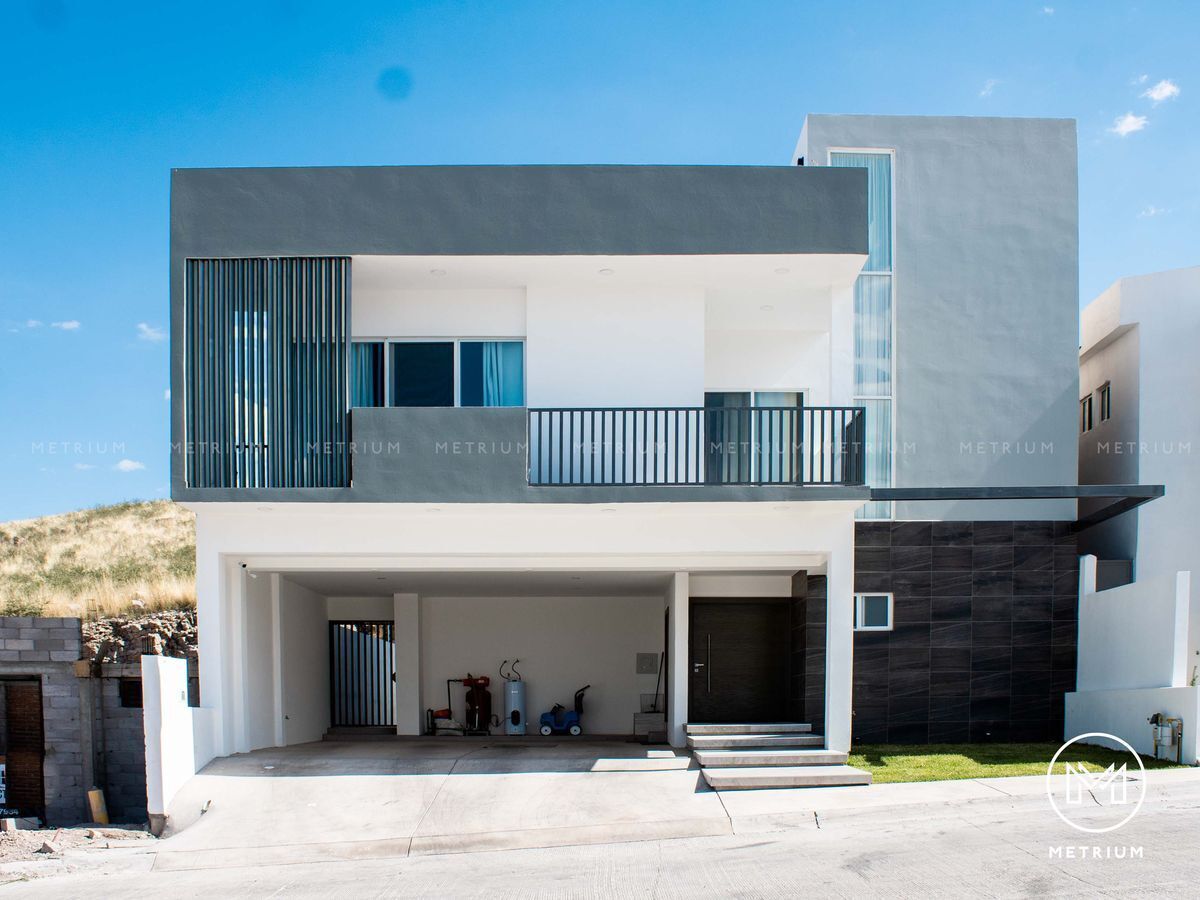 1 de 32: Fachada