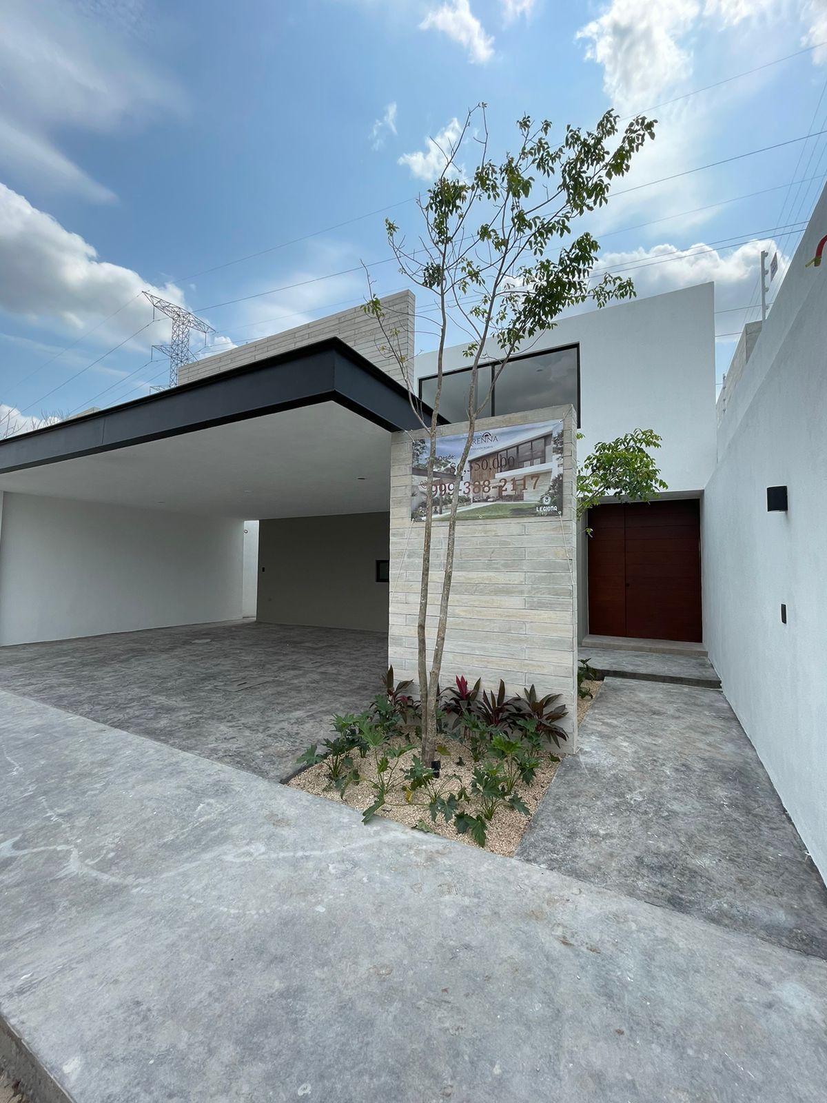 5 of 19: FACHADA
