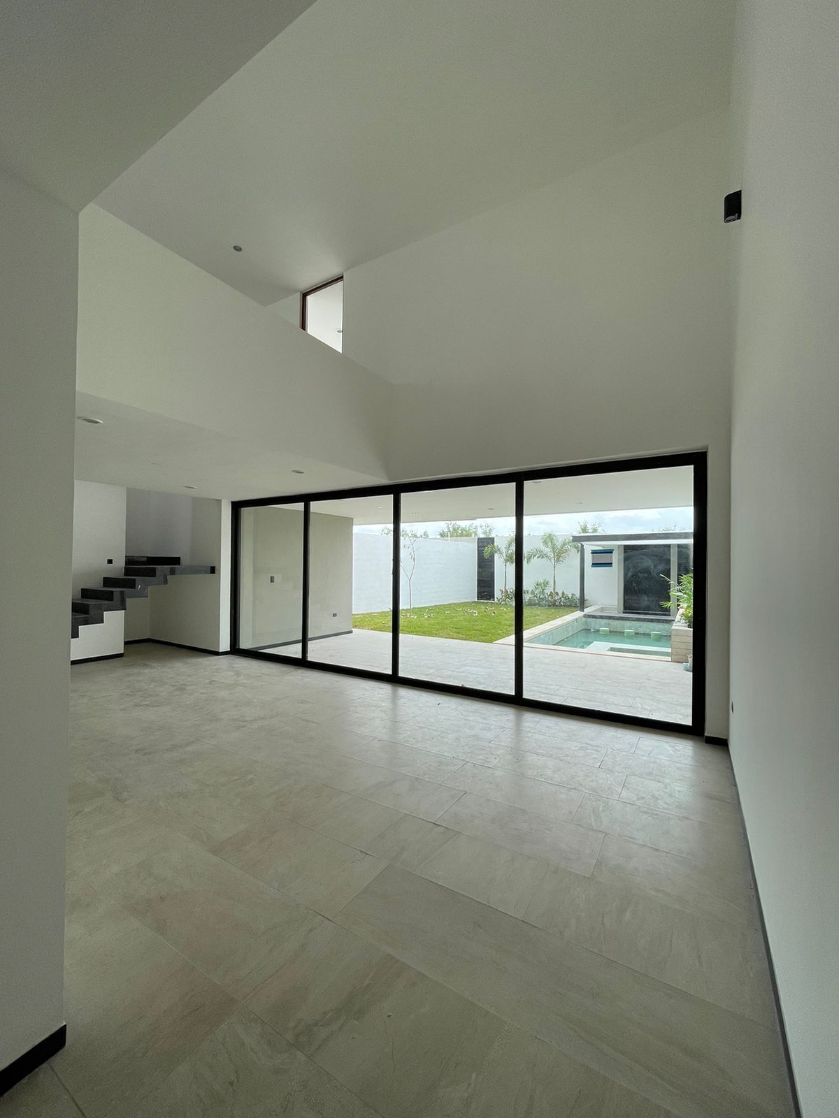 1 of 19: SALA COMEDOR